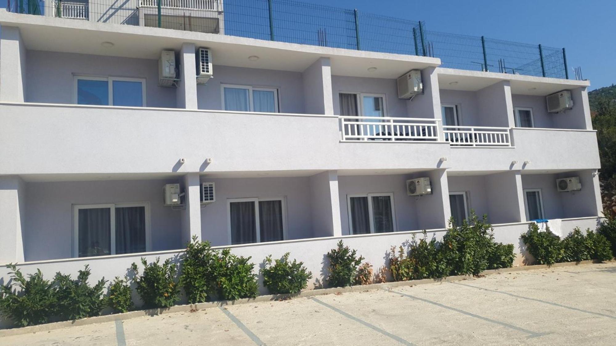 Studio & Apartments More نيوم المظهر الخارجي الصورة