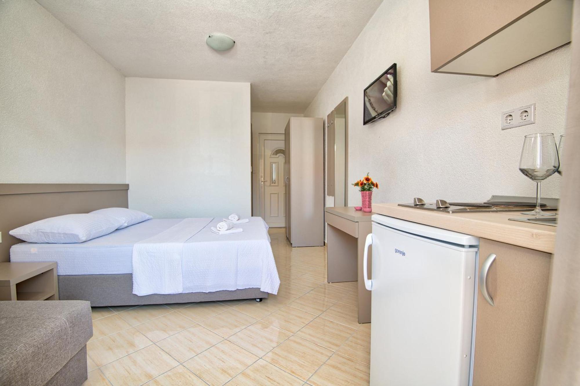 Studio & Apartments More نيوم المظهر الخارجي الصورة