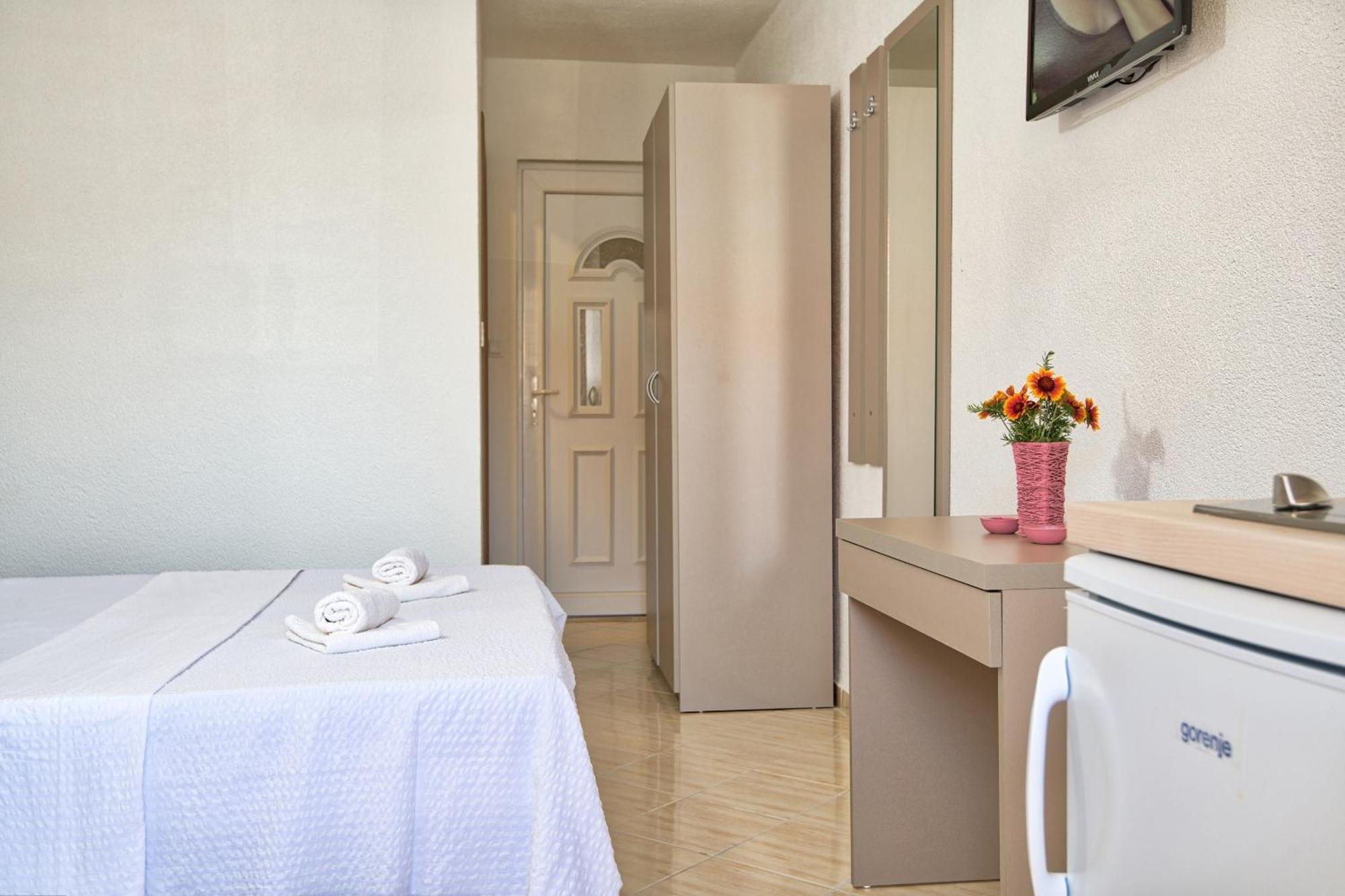 Studio & Apartments More نيوم الغرفة الصورة