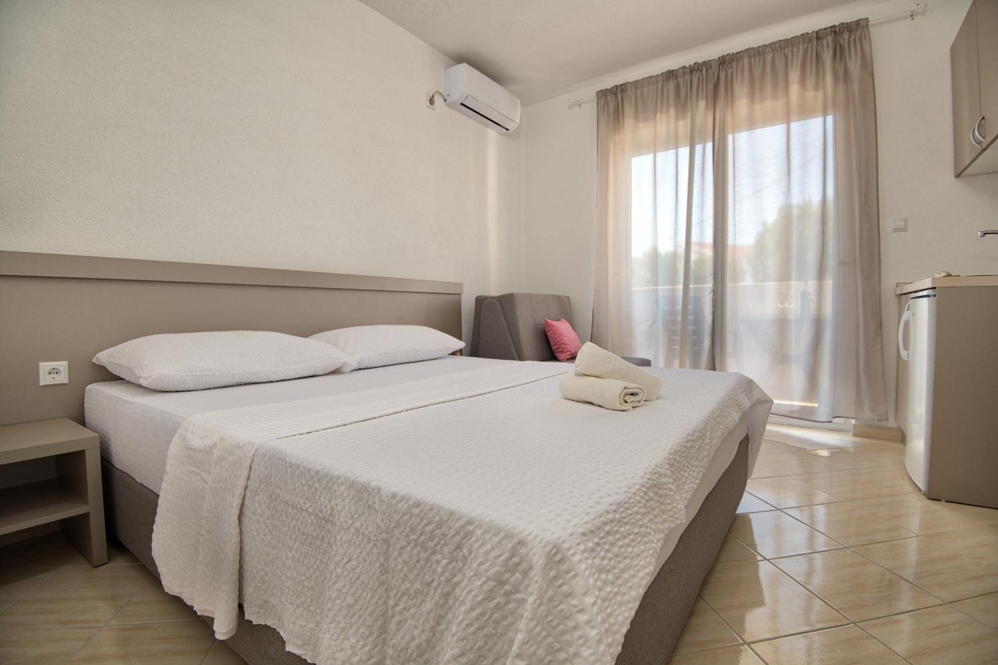 Studio & Apartments More نيوم المظهر الخارجي الصورة