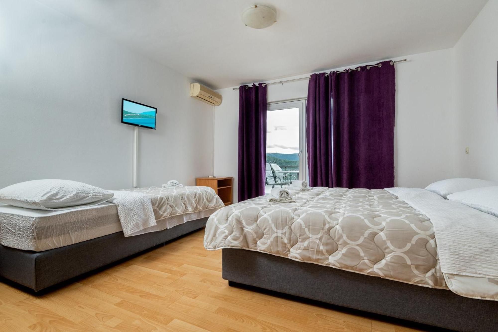 Studio & Apartments More نيوم المظهر الخارجي الصورة