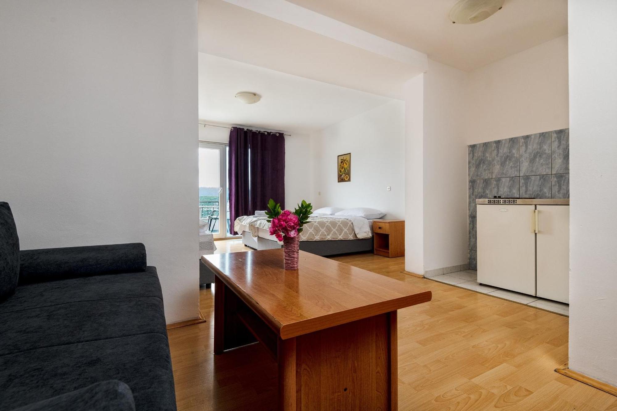 Studio & Apartments More نيوم المظهر الخارجي الصورة